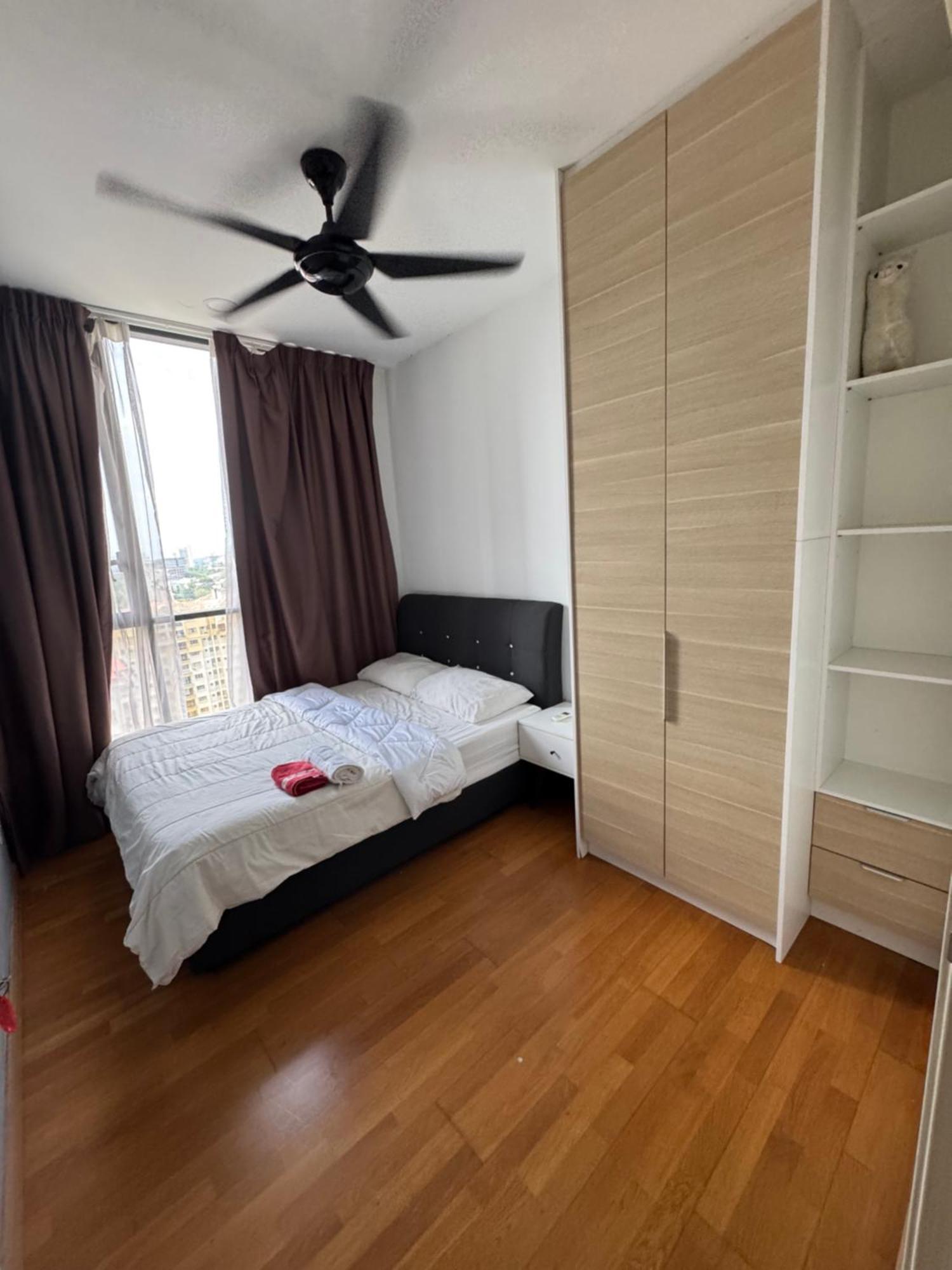 Queen Room At Kl Gateway Residence Lrt Linked — Photos 1